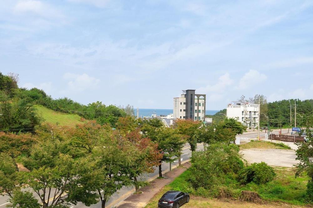 Sokcho White Lighthouse Pension Rom bilde